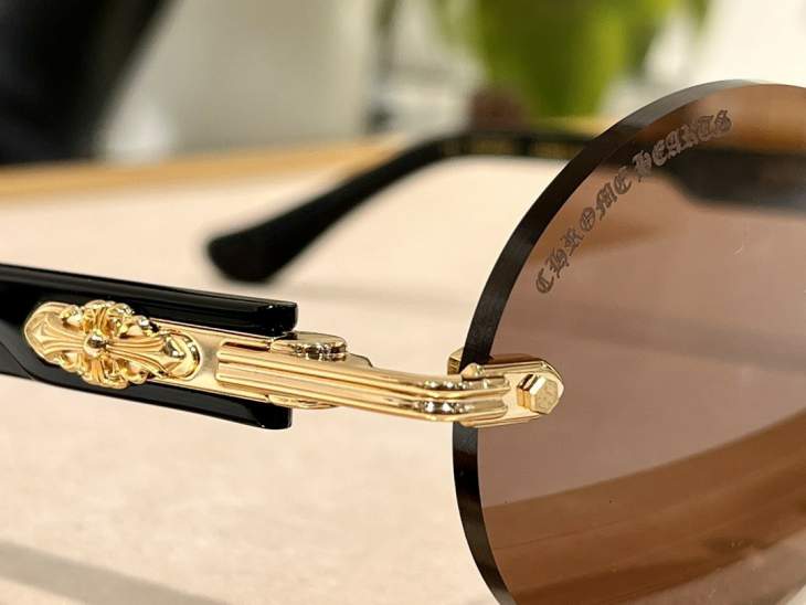 Picture of Chrome Hearts Sunglasses _SKUfw70120184fw